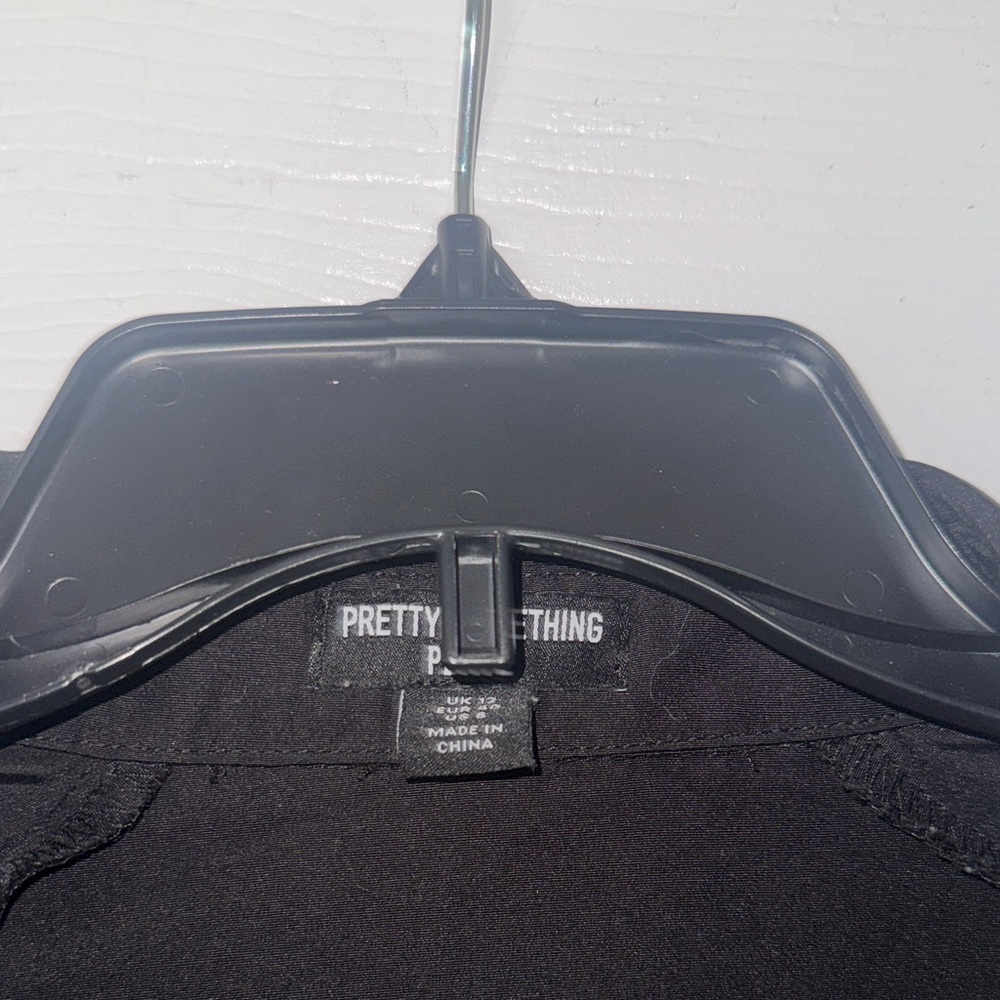 PrettyLittleThing Black Jacket with Logo Label - Picture 2 of 10